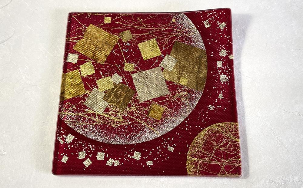 金彩工芸山田】金彩友禅ガラスの器 和菓子皿 双子月（赤黒） 261009_B