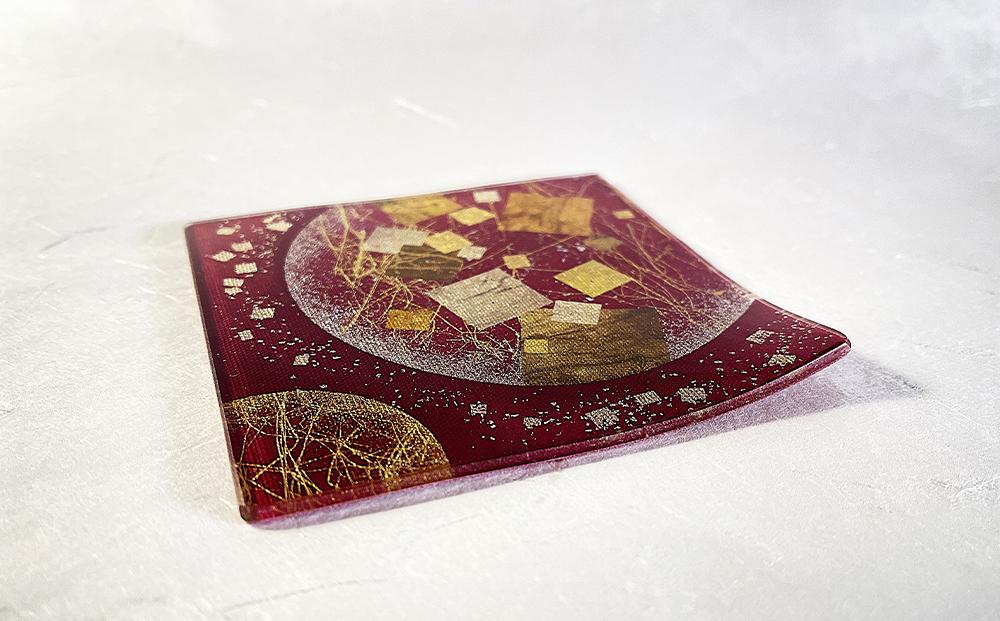 金彩工芸山田】金彩友禅ガラスの器 和菓子皿 双子月（赤黒） 261009_B