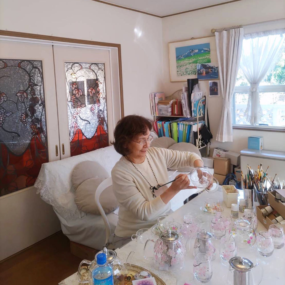 カップ＆ソーサー2個とミルクポットのセット 手描き　オランダの風景　刻印なし 絵付け手描き】ランプティーポット（1個）、カップ＆ソーサー（1客 ）2