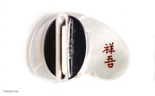 帯留め　螺鈿蝶貝蒔絵細工漆器　骨董帯留レトロ・アンティーク工芸　着物和装 螺鈿 白蝶貝帯留め 桐箱付き 巻貝 白蝶貝 漆塗り 漆 帯留 帯留め