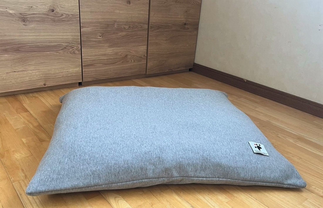 たっぷり!!リアルダウン使用】大きめ! ペット用 羽毛クッションセット
