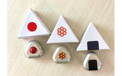 ひんやり冷たいアルミ合金製 KIHOの文鎮 （おむすび形ペーパー