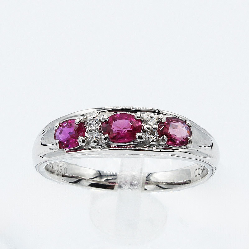 プラチナpt900 リング　ルビー　ダイヤ　14.5号　3.75 g Pt900 プラチナ ルビー 0.67ct ダイヤモンド 0.25ct 指輪 リング