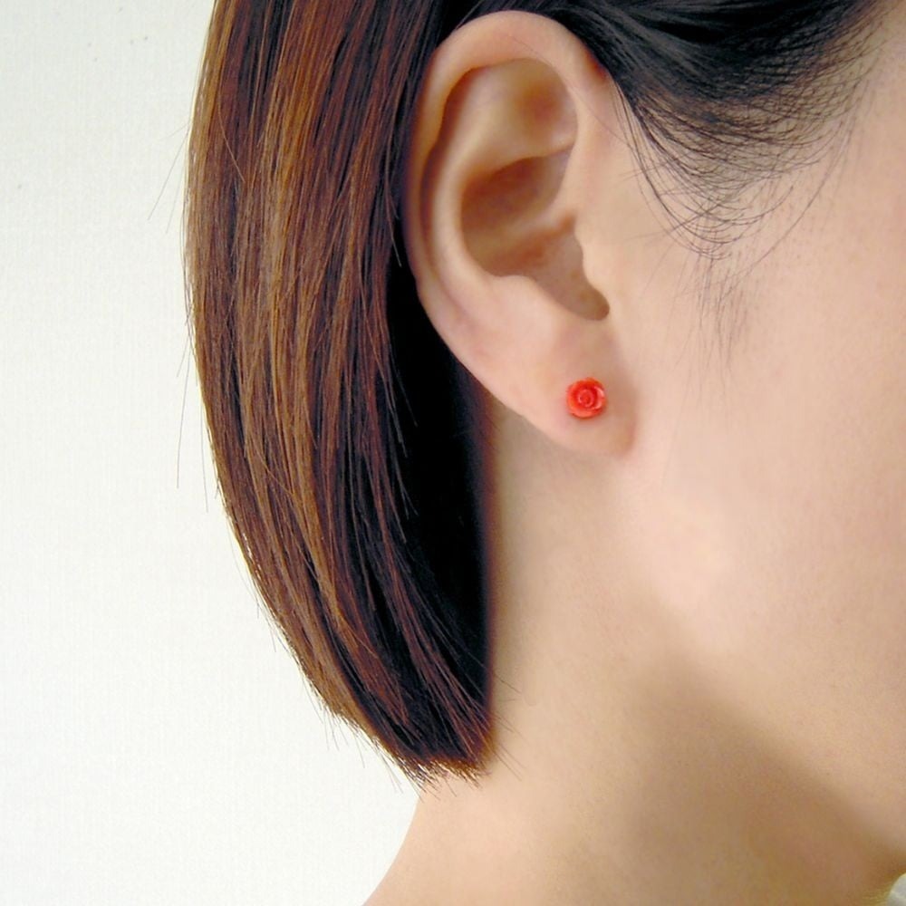 K10珊瑚ピアス 珊瑚 血赤珊瑚 ミニバラ ピアス K10イエローゴールド 天然サンゴ 一点