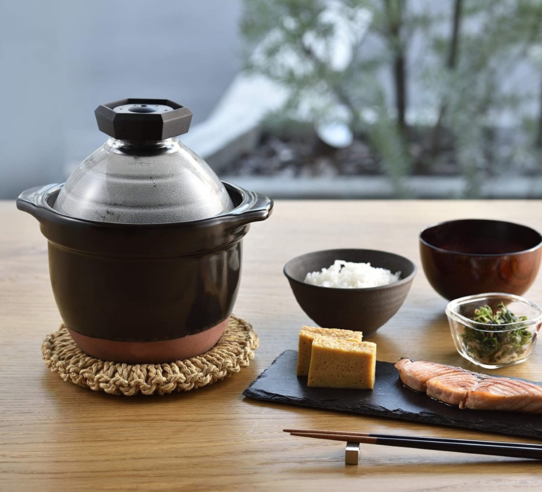 HARIO フタがガラスのご飯釜 　　2〜3合用　萬古焼 萬古焼（ばんこやき）】フタがガラスのご飯釜2～3合炊き 令和7年モデル