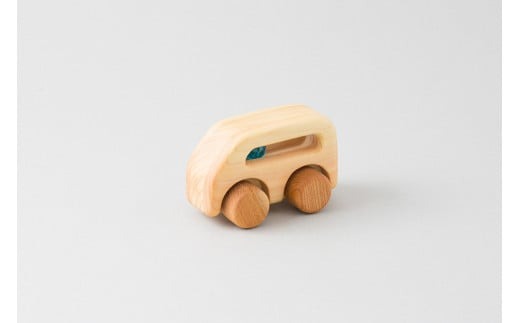 236新品・未使用　木のおもちゃ　手作り木製自動車 バス　木製玩具　乗用玩具 7449e8ba-71d5-41b4-b79b-