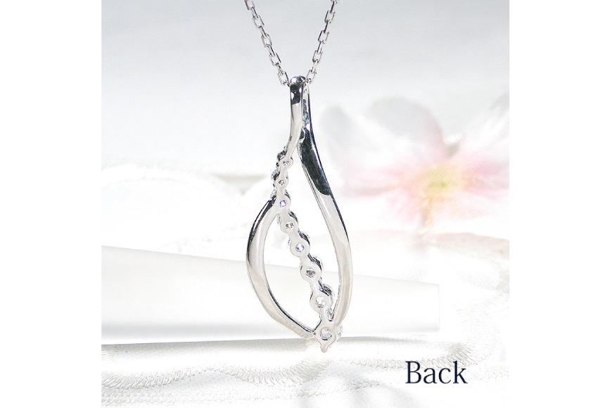 ネックレス プラチナ PT900【0.33ct】ダイヤモンド リーフ ペンダント 