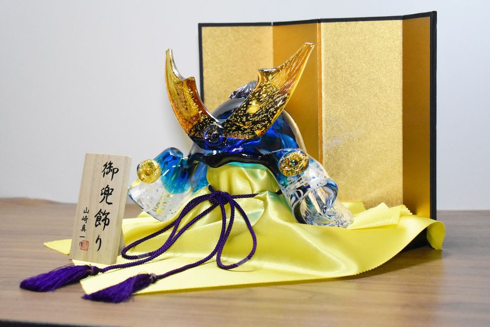 ガラスの武将兜 GK-11BL(青)【粋工房】_HA1987 兜飾り 端午の節句 飾り