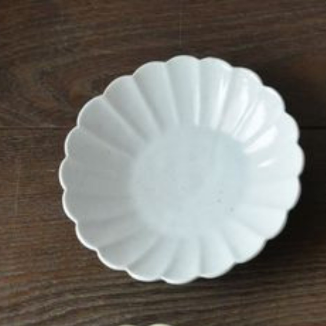 砥部焼 菊型皿セット（直径約17cm×2枚）白 IKTS011-1（愛媛県伊方町