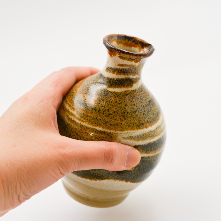 陶器の瓶 2つ、おちょこのセット 陶器の瓶 2つ、おちょこのセット 陶器の瓶 2つ、おちょこのセット