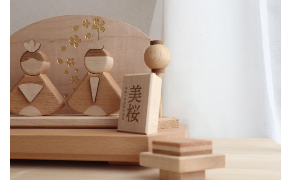 木製ひな人形 白雅雛 桐箱入り 名入れ対応（White Premium Edition