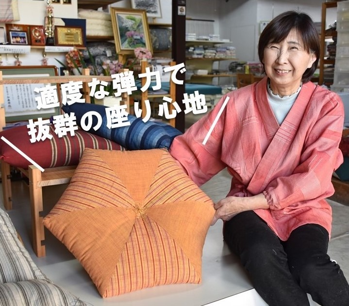 【3回使用】ふとん屋さんの職人仕立て座布団5枚 3回使用】ふとん屋さんの職人仕立て座布団5枚 インテリア小物