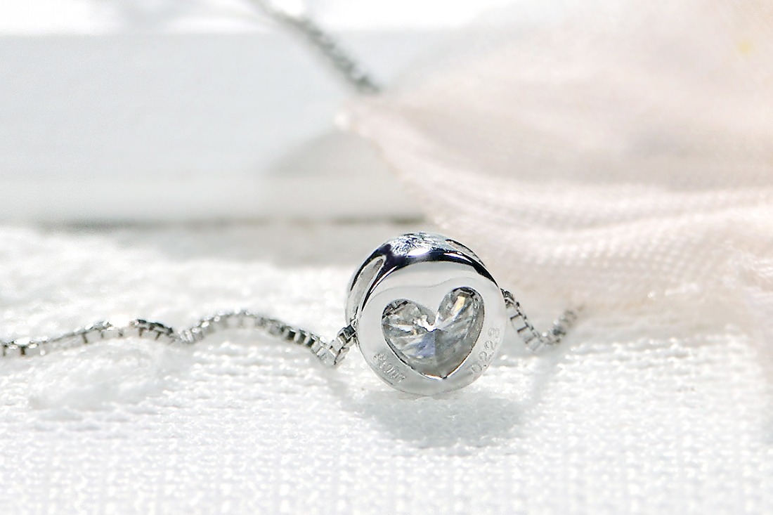 pt900【0.2ct】Hカラー フクリン留め 一粒 ダイヤモンド ネックレス