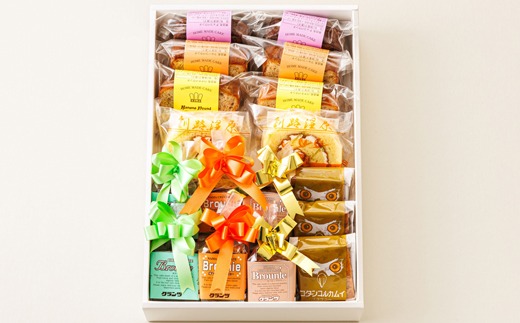 アウトレットスイーツ☆人気のスイーツ4種食べ比べ✨️限定！お得セット 8種類のお菓子の詰め合わせセット(計17個入り) | 詰め合わせ セット