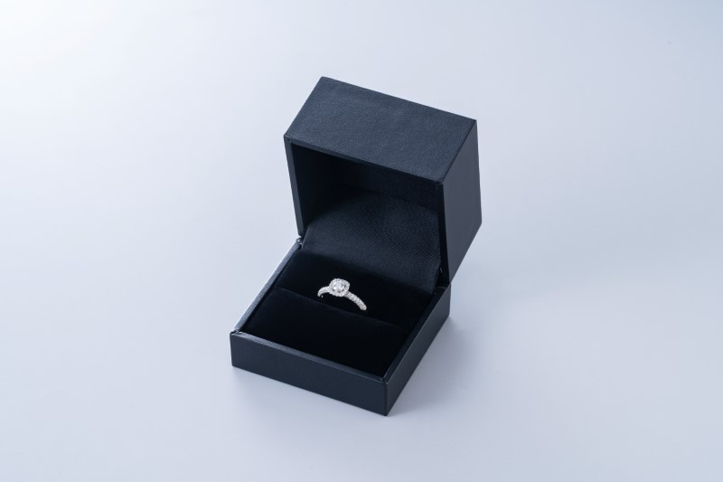 プラチナ　ダイヤD1.007ct 中石D0.417ct　脇石D0.59ct プラチナダイヤD1.007ct 中石D0.417ct脇石D0.59ct