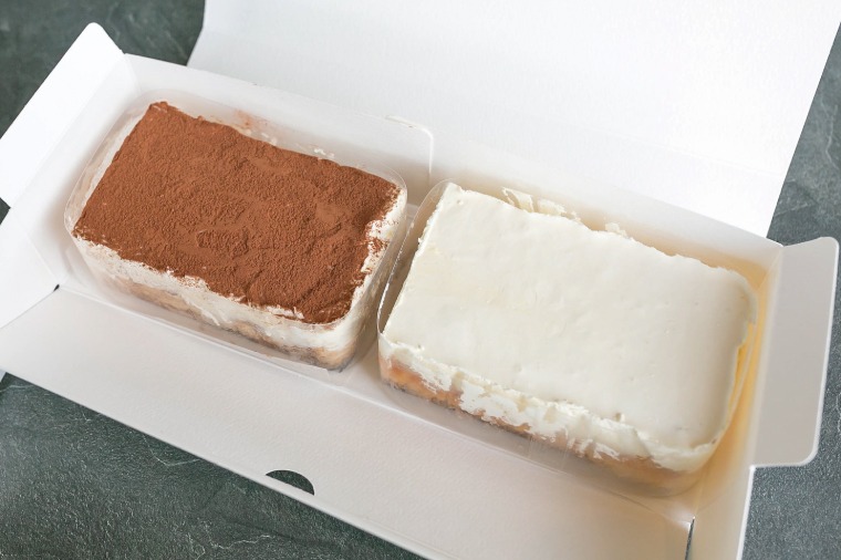 3層のNYチーズケーキとティラミスチーズケーキの冷凍ハーフ＆ハーフ
