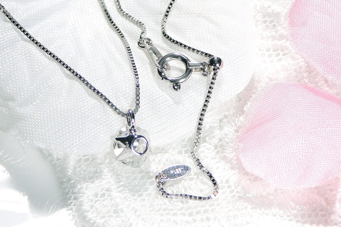 pt900【0.5ct】一粒 ダイヤモンド ネックレス 【H-SI2-Good】【中央