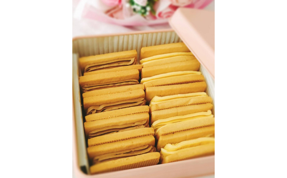 グラスフェッドバターサンド米粉クッキー缶 272183_DH002（大阪府大東